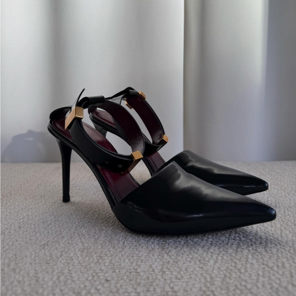 Celine pointy strap pin vintage heel high heel, pumps Sz: 35.5